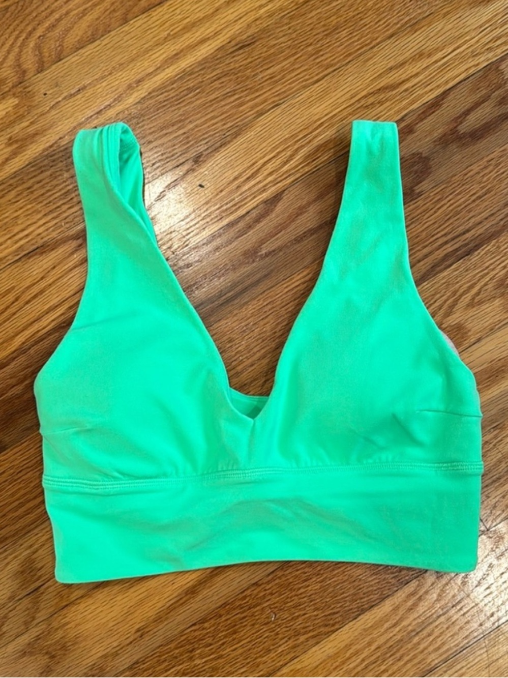 Lululemon Align Bright Green V-Neck Sports Bra | Size 6